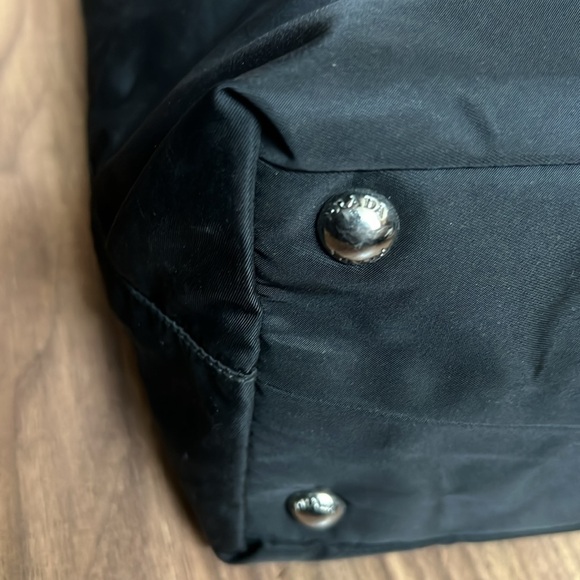 A220 - ๐ฏ % authentic Prada tote bag - Picture 14 of 16